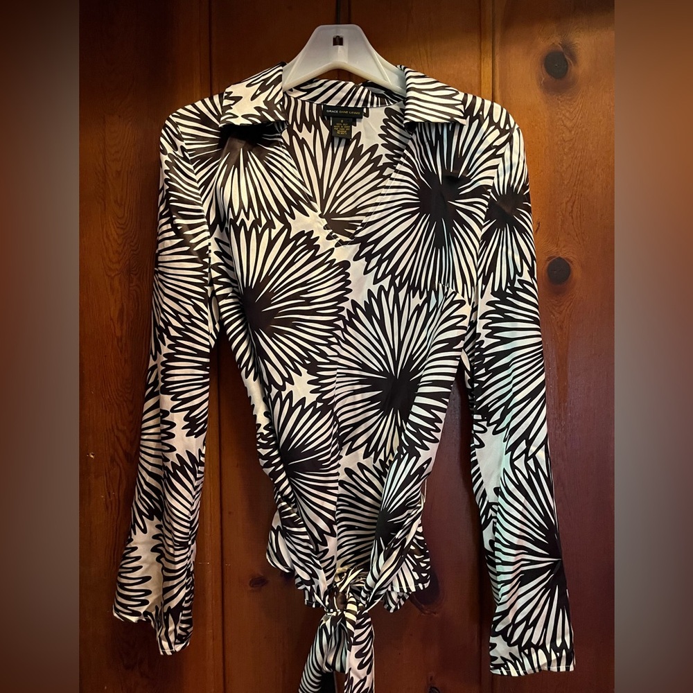 Grace Dane Lewis brown and white, silk blouse, size 8.